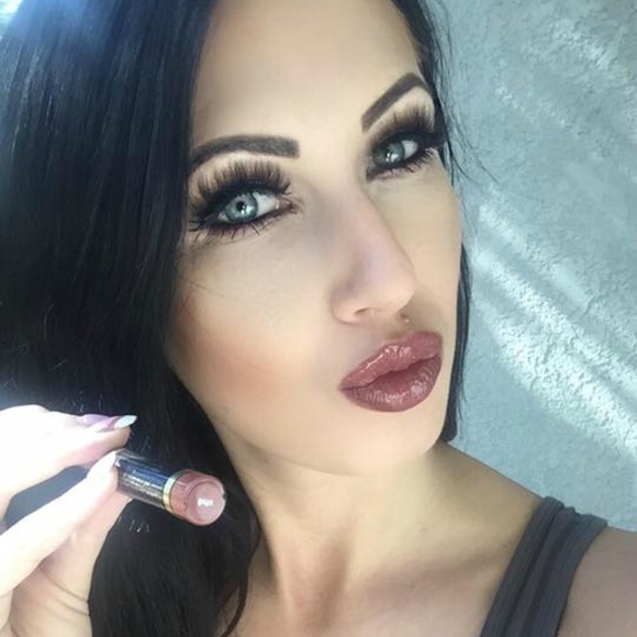 Meet your Posher, Alexandra - Picture 2 of 2